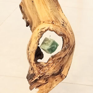 עץ בעיבוד מיוחד בשילוב אוונטורין